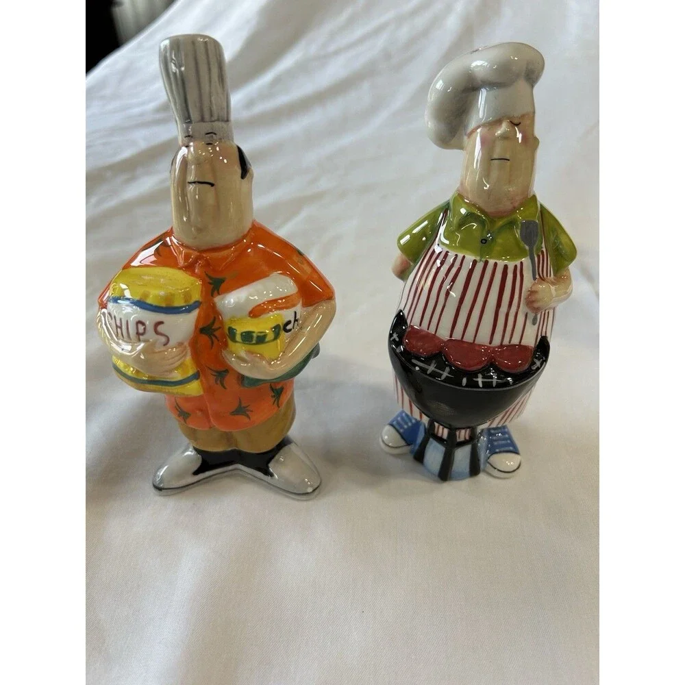 Masters Of The Grill BBQ Party Chefs Salt Pepper Shaker Set CIC Picnic